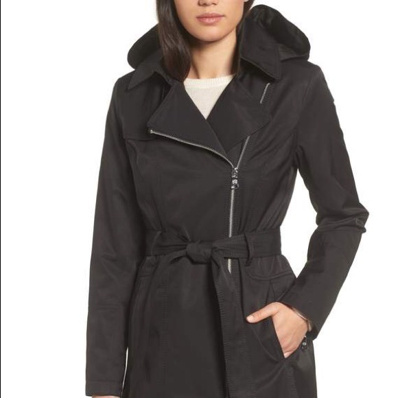 Vince Camuto Jackets & Blazers - Vince Camuto Asymmetrical Zipped Coat